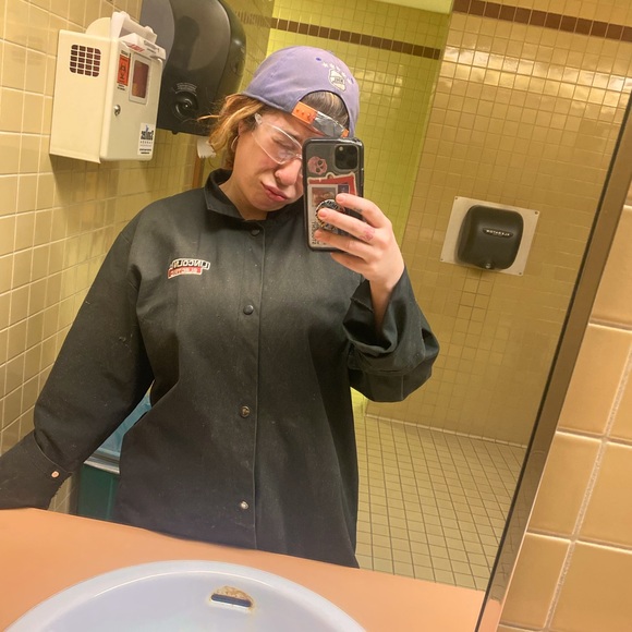 Meet your Posher, Johannah - Picture 3 of 3